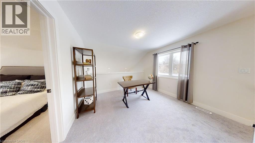 Photo 14 of 22 for 67 Julie Crescent