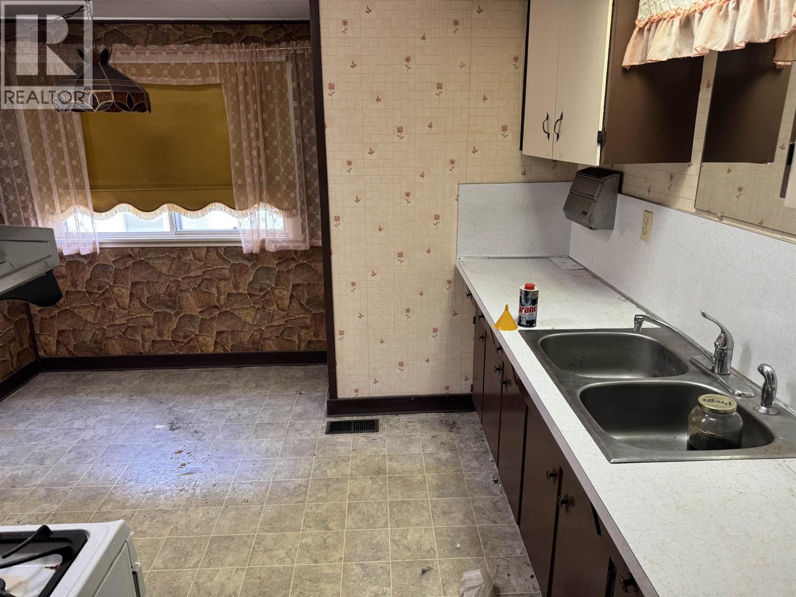 3058 Charles Street, Vancouver, British Columbia  V5K 3B5 - Photo 8 - R3044136