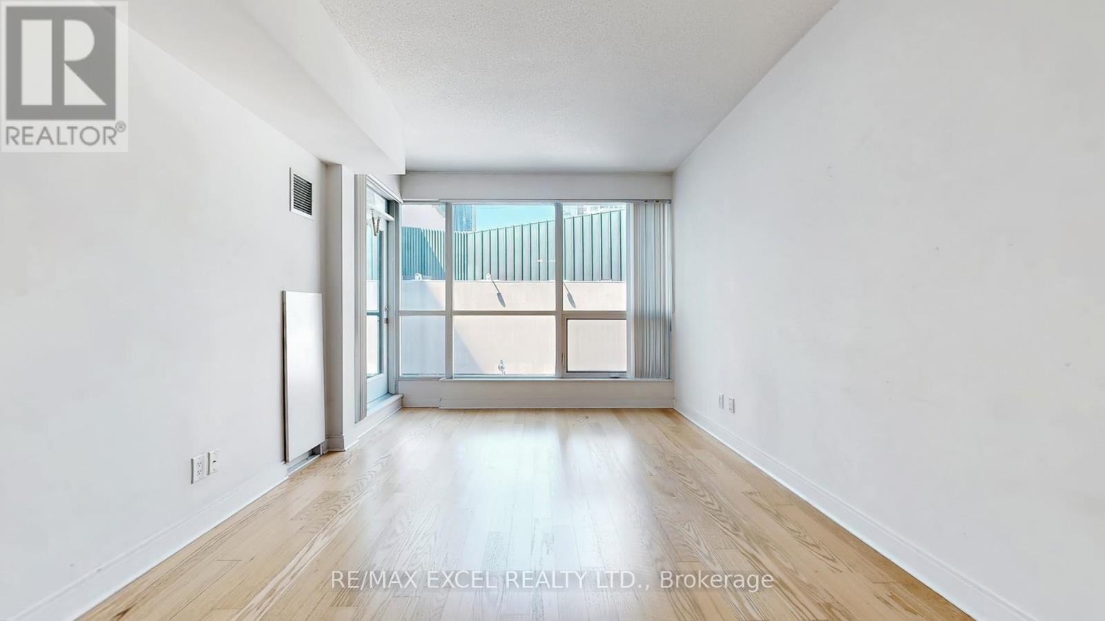 406 - 1 Scott Street, Toronto, Ontario  M5E 1A1 - Photo 2 - C12384278
