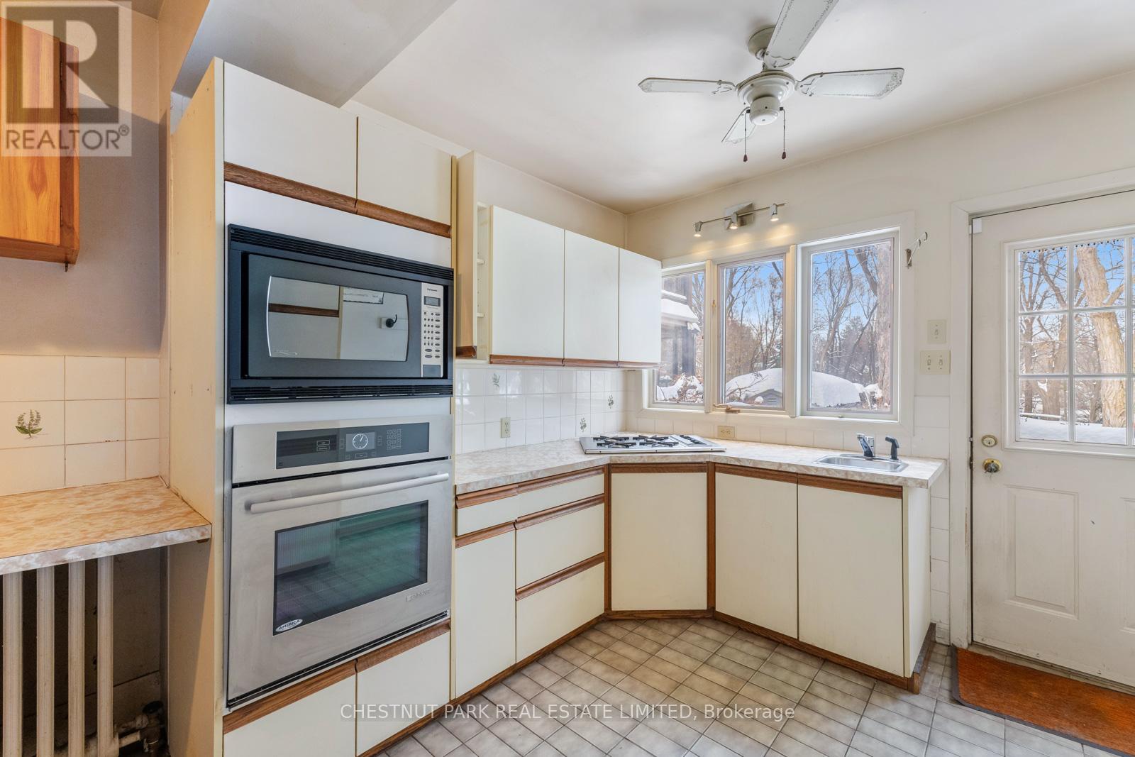 Property at 12 GLENVIEW AVENUE image 5