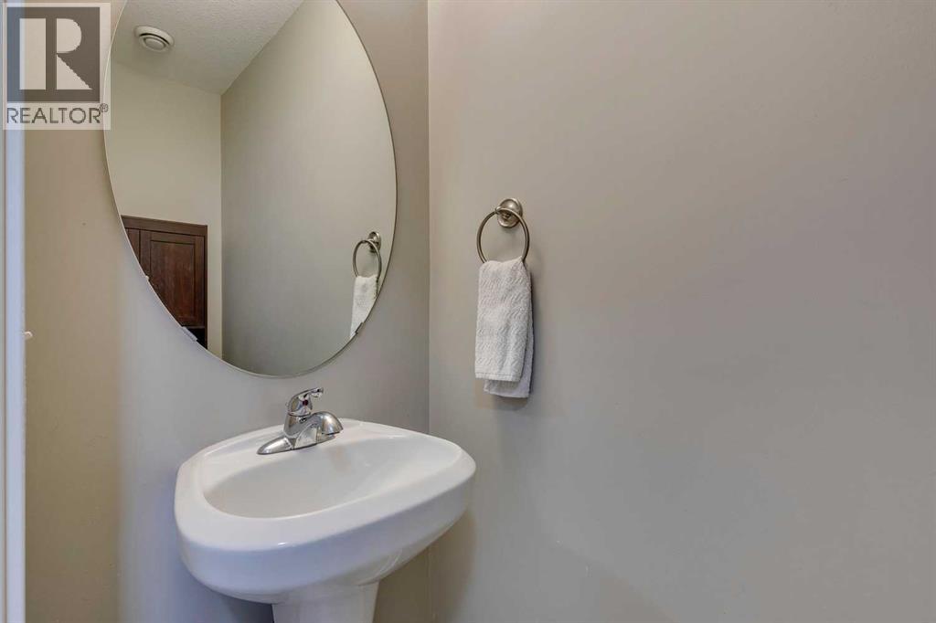 43 Sunrise Crescent Ne, High River, Alberta  T1V 0B9 - Photo 4 - A2253374