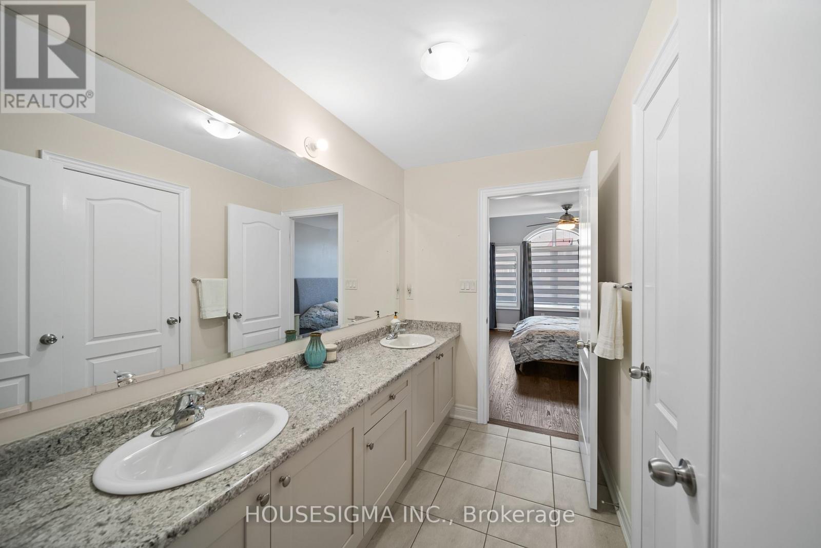 94 Forest Edge Crescent, East Gwillimbury, Ontario  L9N 0S6 - Photo 22 - N12384258