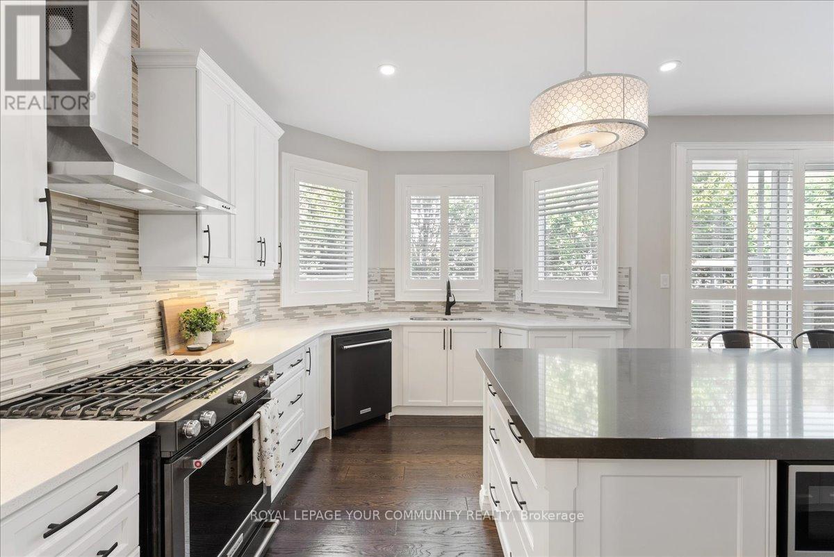 13 Grice Circle, Whitchurch-Stouffville, Ontario  L4A 0V7 - Photo 18 - N12384282