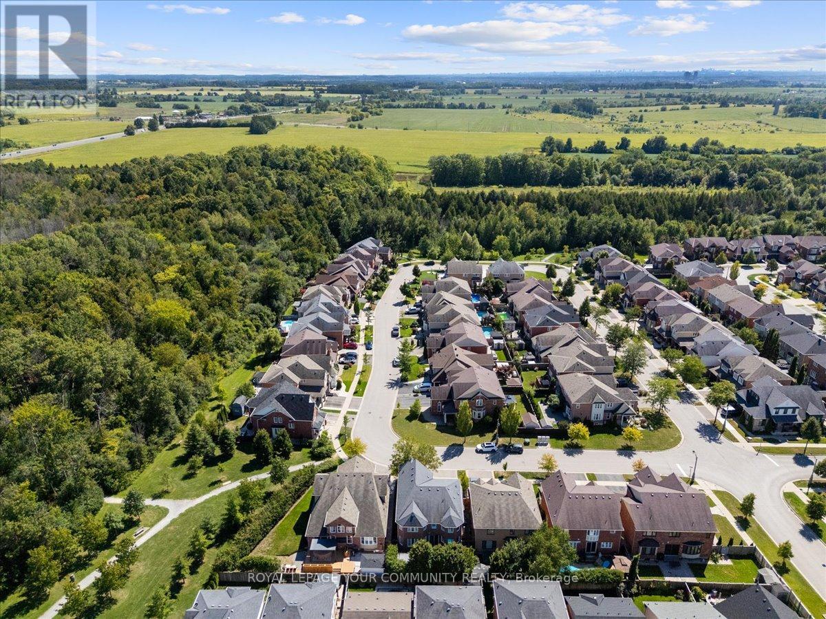 13 Grice Circle, Whitchurch-Stouffville, Ontario  L4A 0V7 - Photo 42 - N12384282