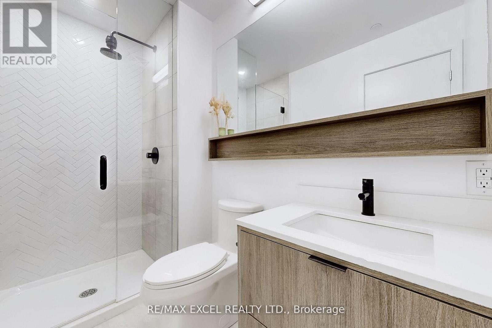 318 - 8888 Yonge Street, Richmond Hill, Ontario  L4C 5V6 - Photo 12 - N12384329