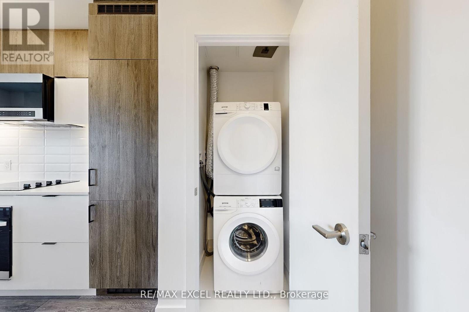 318 - 8888 Yonge Street, Richmond Hill, Ontario  L4C 5V6 - Photo 6 - N12384329