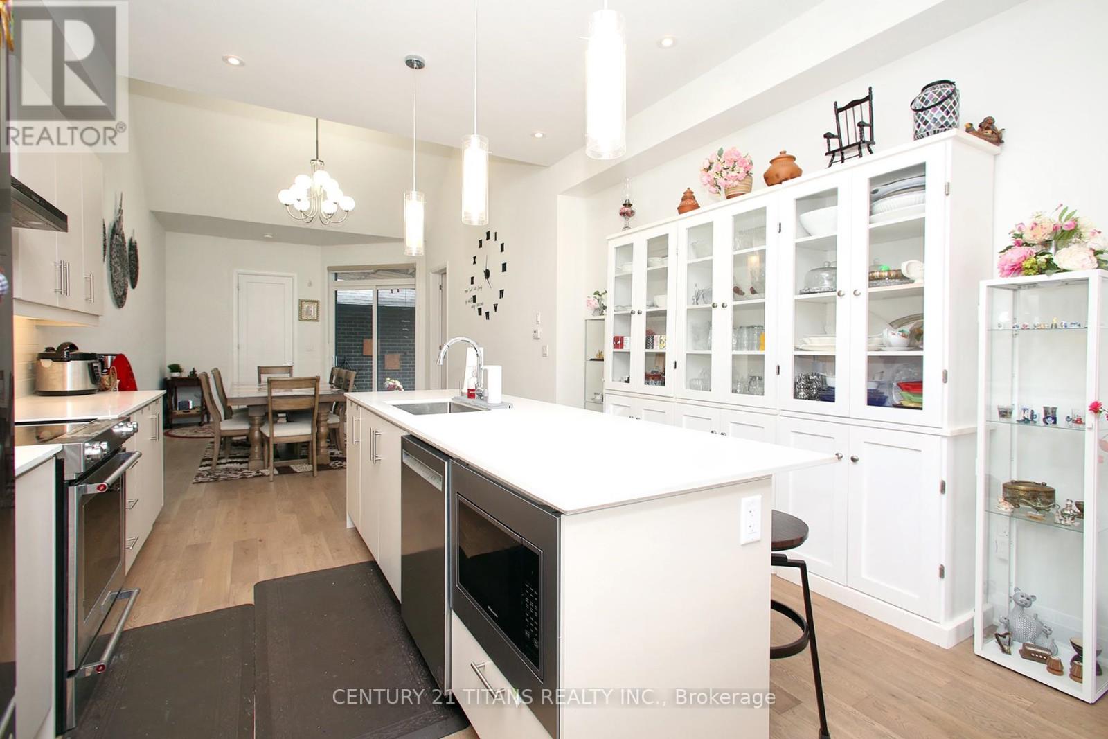 18 Vern Robertson Gate, Uxbridge, Ontario  L9P 0R9 - Photo 14 - N12384405
