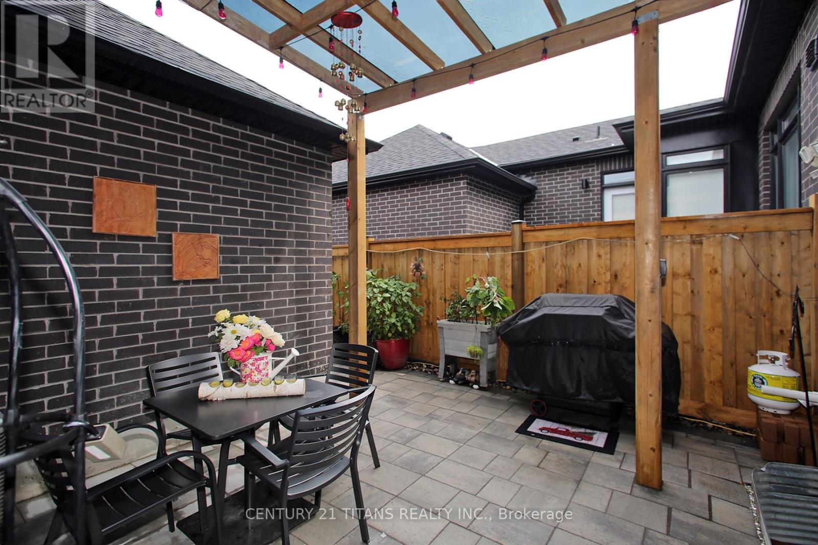 18 Vern Robertson Gate, Uxbridge, Ontario  L9P 0R9 - Photo 31 - N12384405