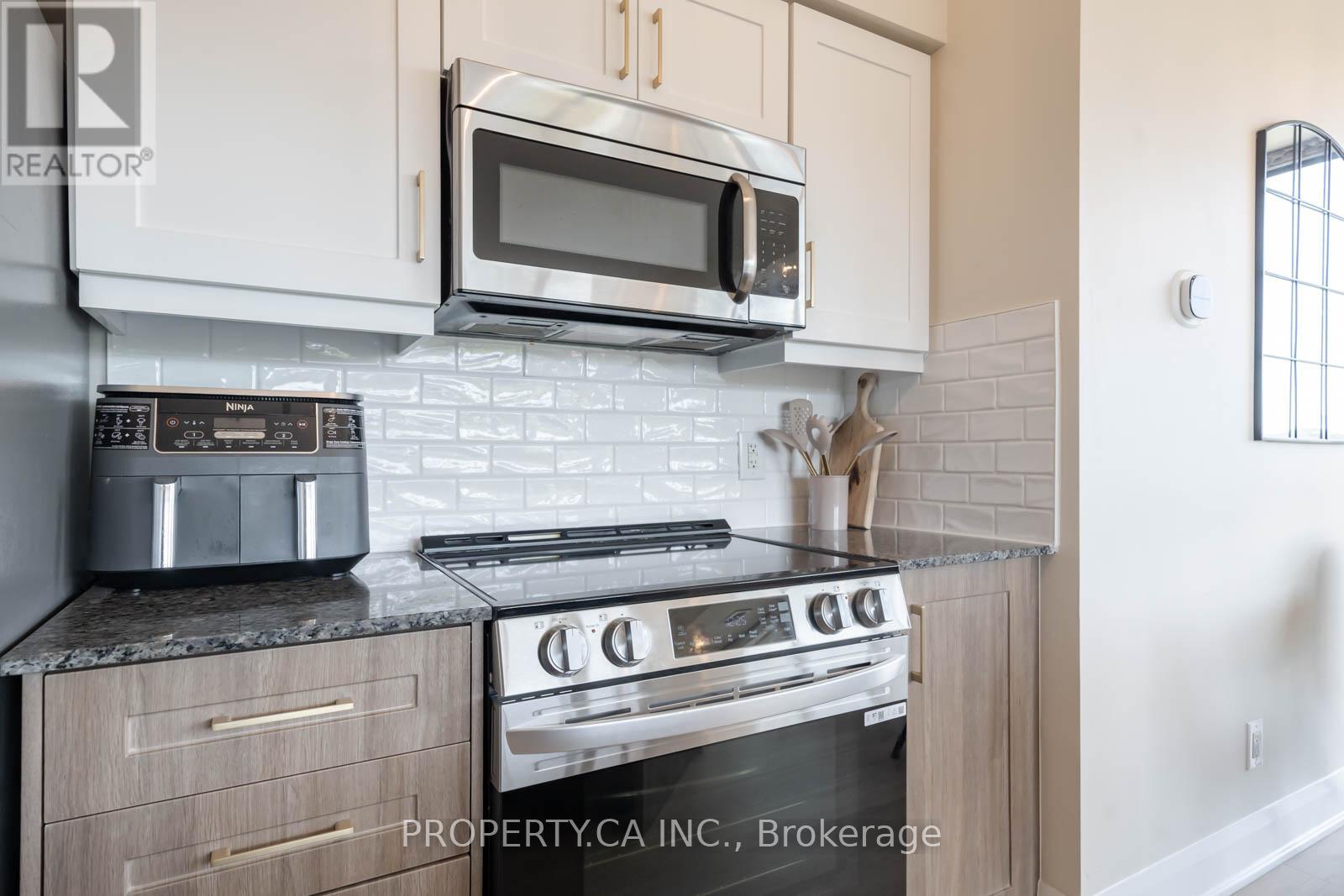 318 - 4700 Highway 7, Vaughan, Ontario  L4L 0B4 - Photo 4 - N12384412