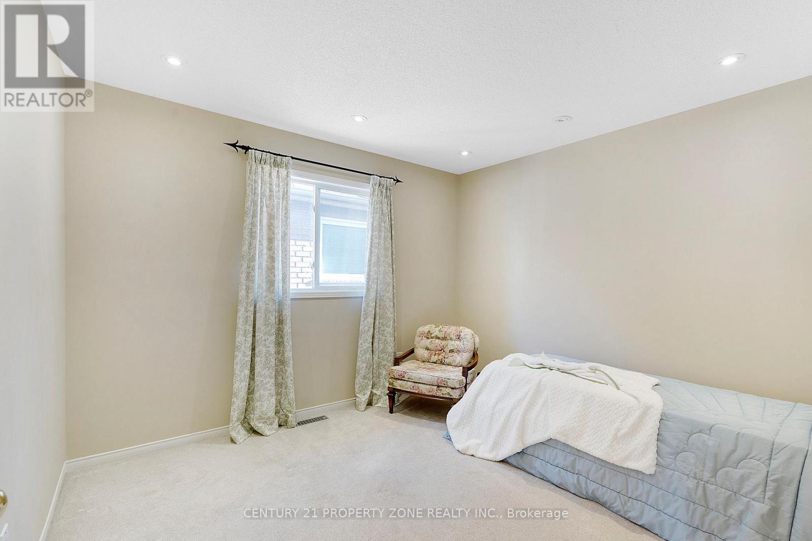 582 Plantation Gate, Newmarket (Summerhill Estates), Ontario  L3X 2C2 - Photo 23 - N12384449