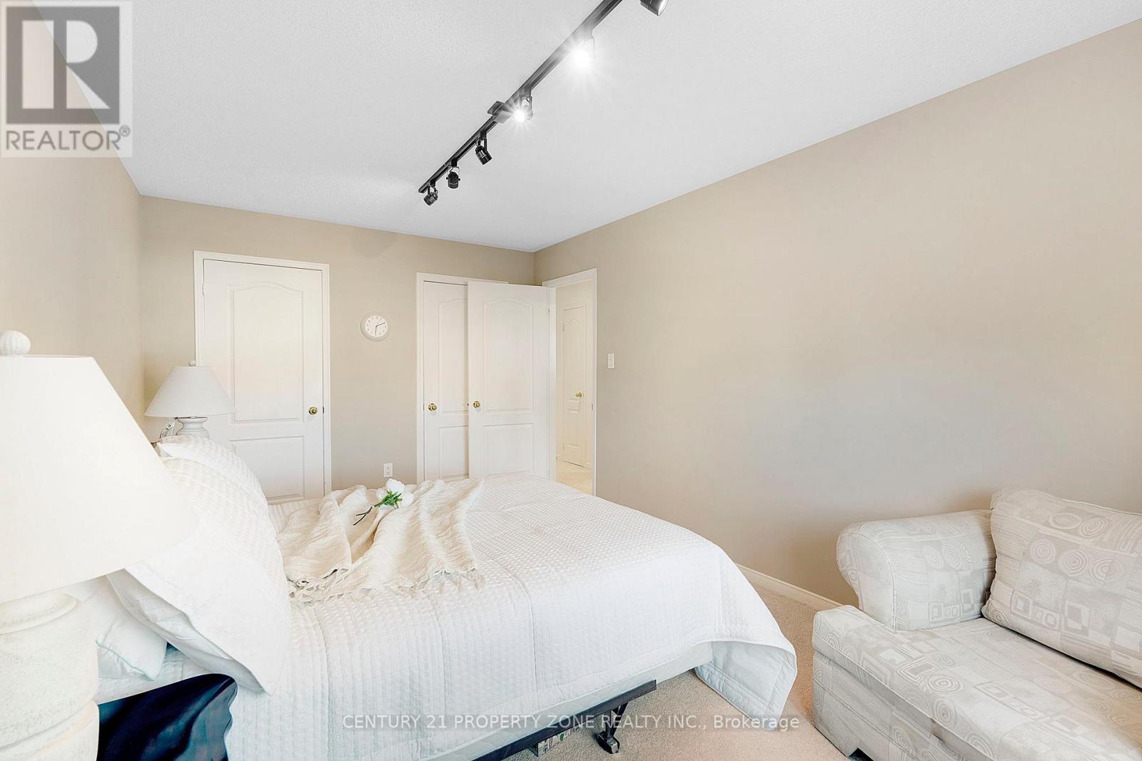 582 Plantation Gate, Newmarket (Summerhill Estates), Ontario  L3X 2C2 - Photo 27 - N12384449