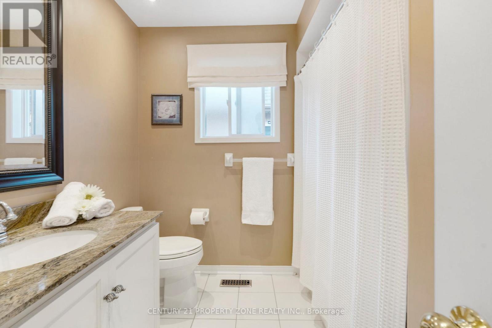 582 Plantation Gate, Newmarket (Summerhill Estates), Ontario  L3X 2C2 - Photo 28 - N12384449