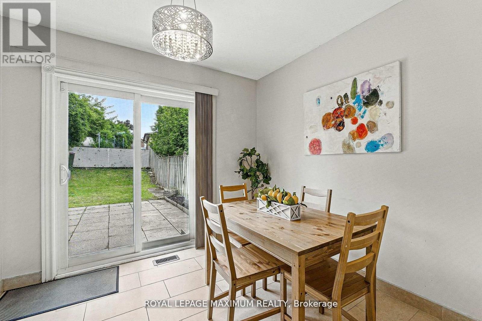 32 Fennimore Crescent, Toronto, Ontario  M3N 1G8 - Photo 13 - W12384255