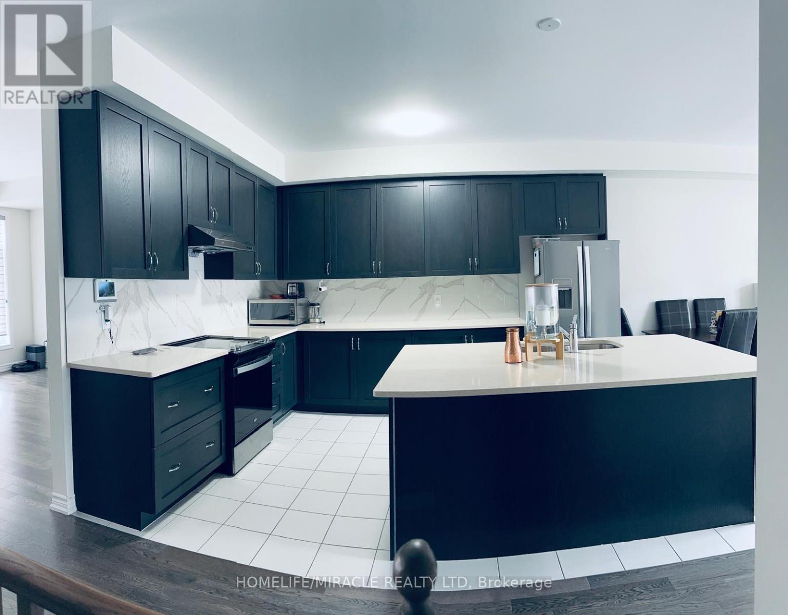 18 Petch Avenue, Caledon, Ontario  L7C 4J7 - Photo 8 - W12384347