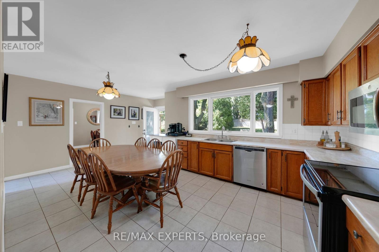 20 Havenridge Drive, Toronto, Ontario  M9P 3M4 - Photo 11 - W12384355