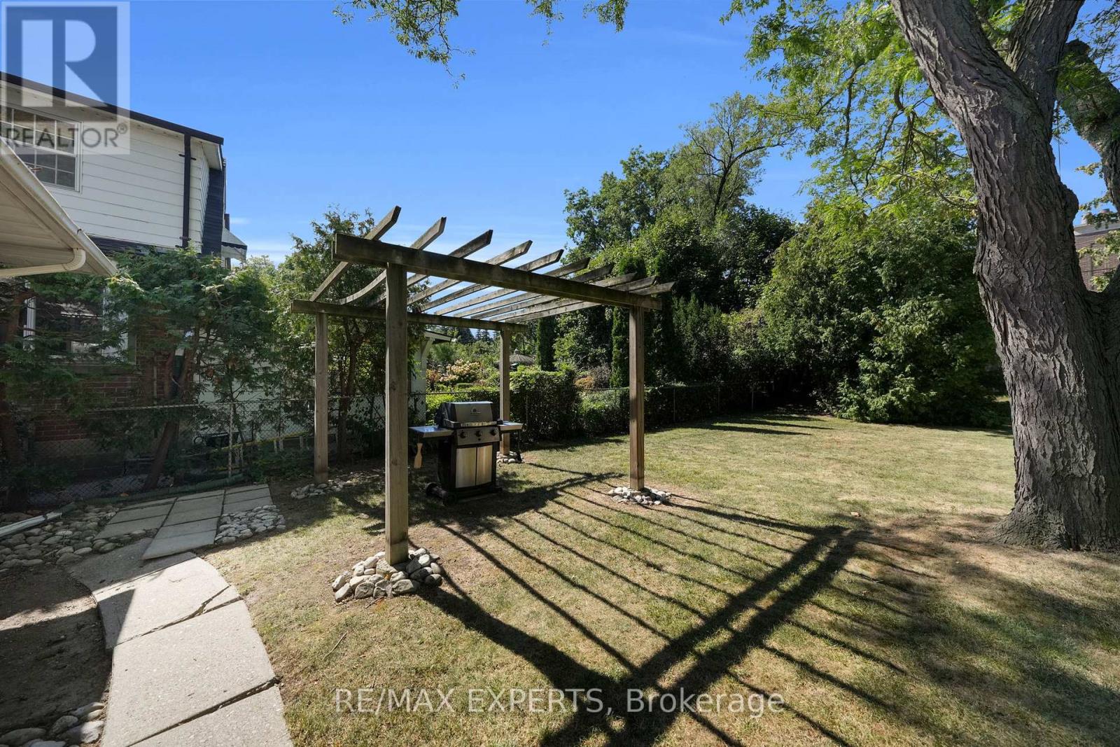 20 Havenridge Drive, Toronto, Ontario  M9P 3M4 - Photo 35 - W12384355