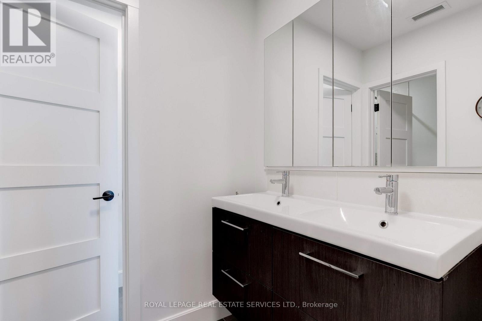 367 Spruce Street, Oakville, Ontario  L6J 2H2 - Photo 19 - W12384360