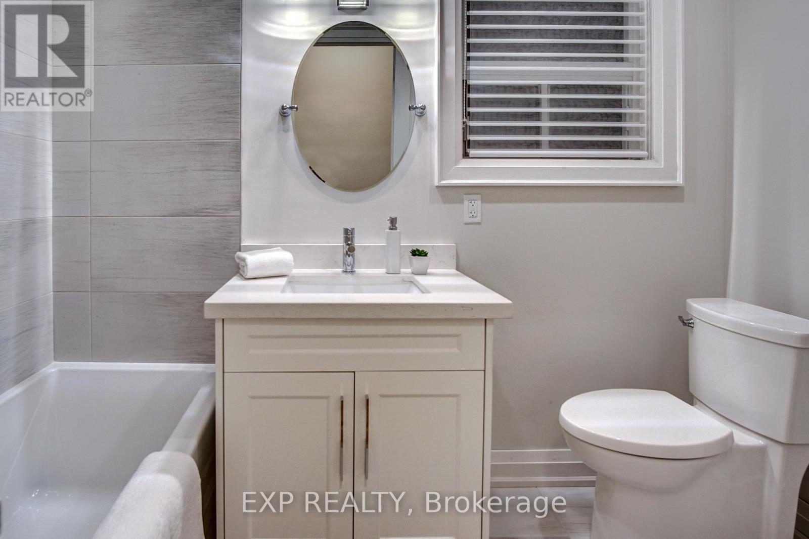 Main - 380 Jane Street, Toronto, Ontario  M6S 3Z5 - Photo 11 - W12384409