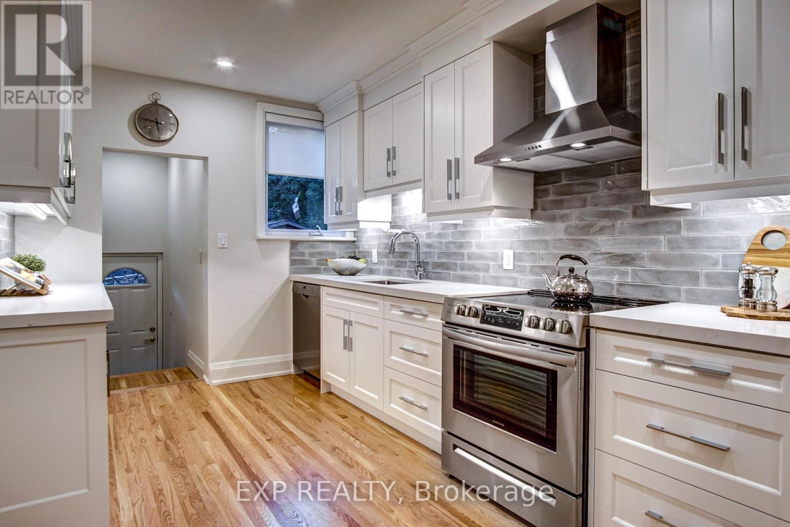 Main - 380 Jane Street, Toronto, Ontario  M6S 3Z5 - Photo 2 - W12384409