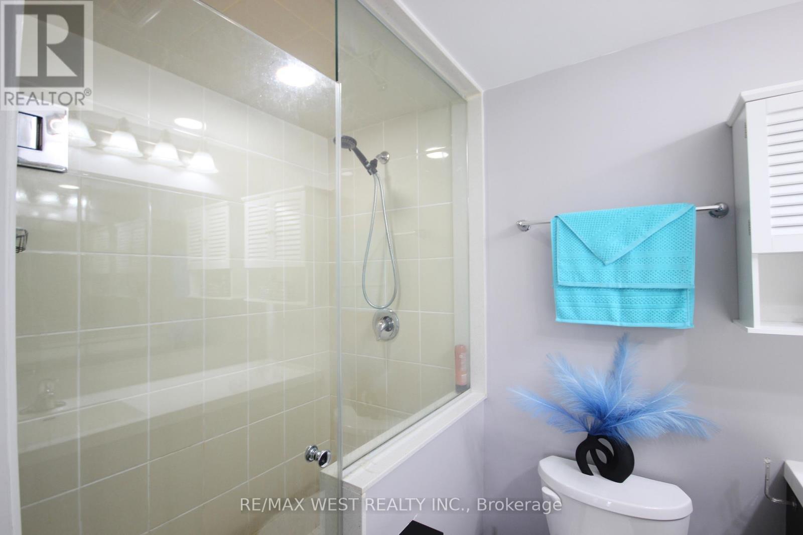 209 - 60 Baycliffe Crescent, Brampton, Ontario  L7A 0Z4 - Photo 17 - W12384420