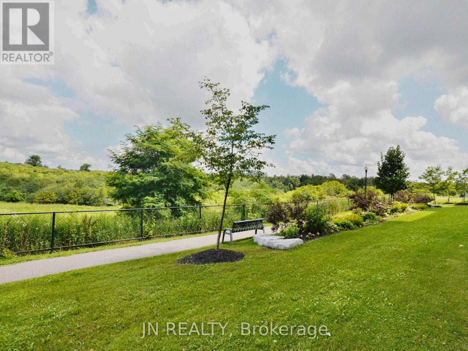 109 - 10 Dayspring Circle, Brampton (Goreway Drive Corridor), Ontario  L6P 1B9 - Photo 42 - W12384446
