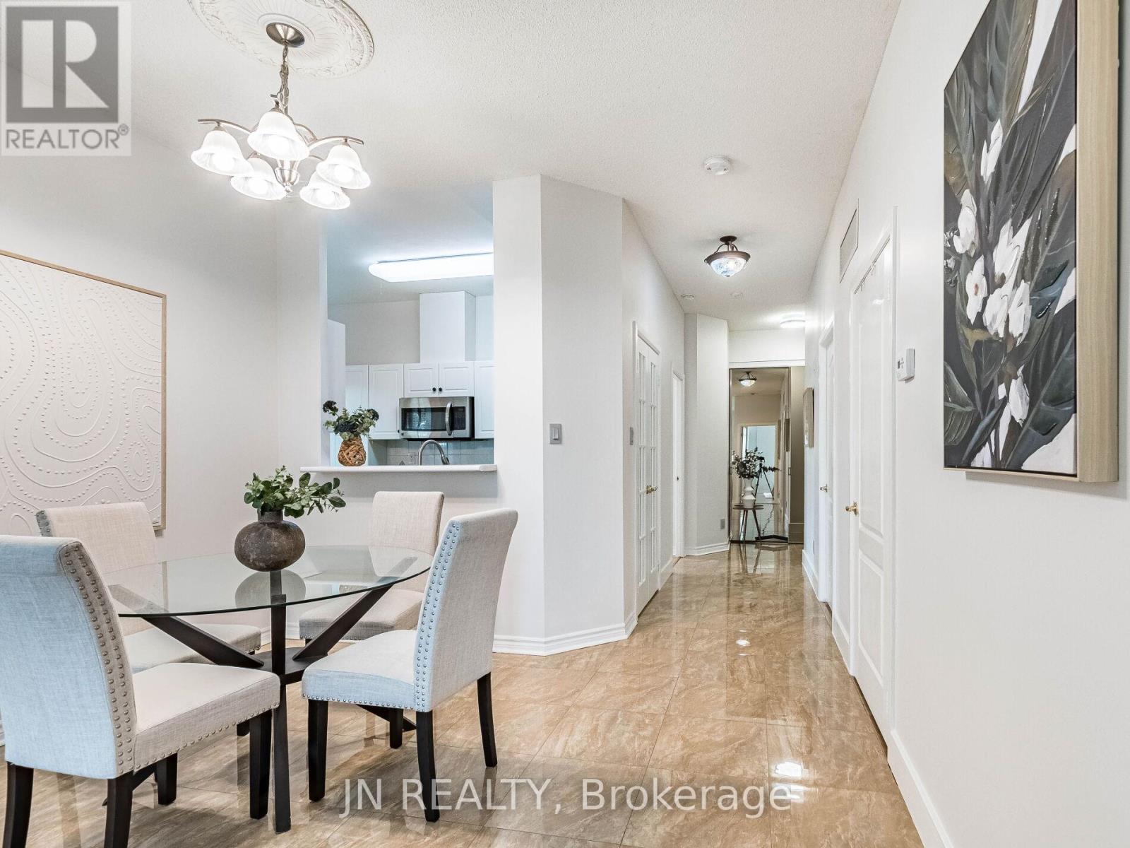 109 - 10 Dayspring Circle, Brampton (Goreway Drive Corridor), Ontario  L6P 1B9 - Photo 9 - W12384446