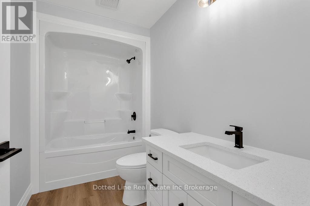 9 Delevan Crescent, Tillsonburg, Ontario  N4G 3M6 - Photo 10 - X12384348