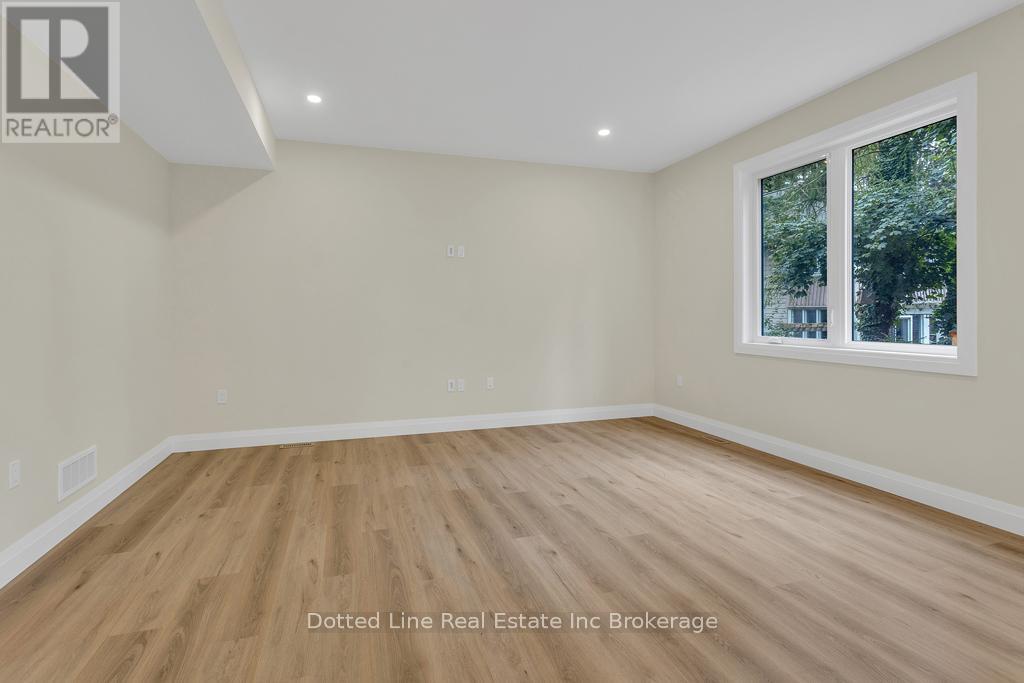 9 Delevan Crescent, Tillsonburg, Ontario  N4G 3M6 - Photo 8 - X12384348
