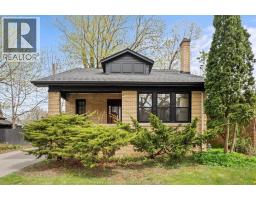 216 THOMPSON BOULEVARD, Windsor, Ontario