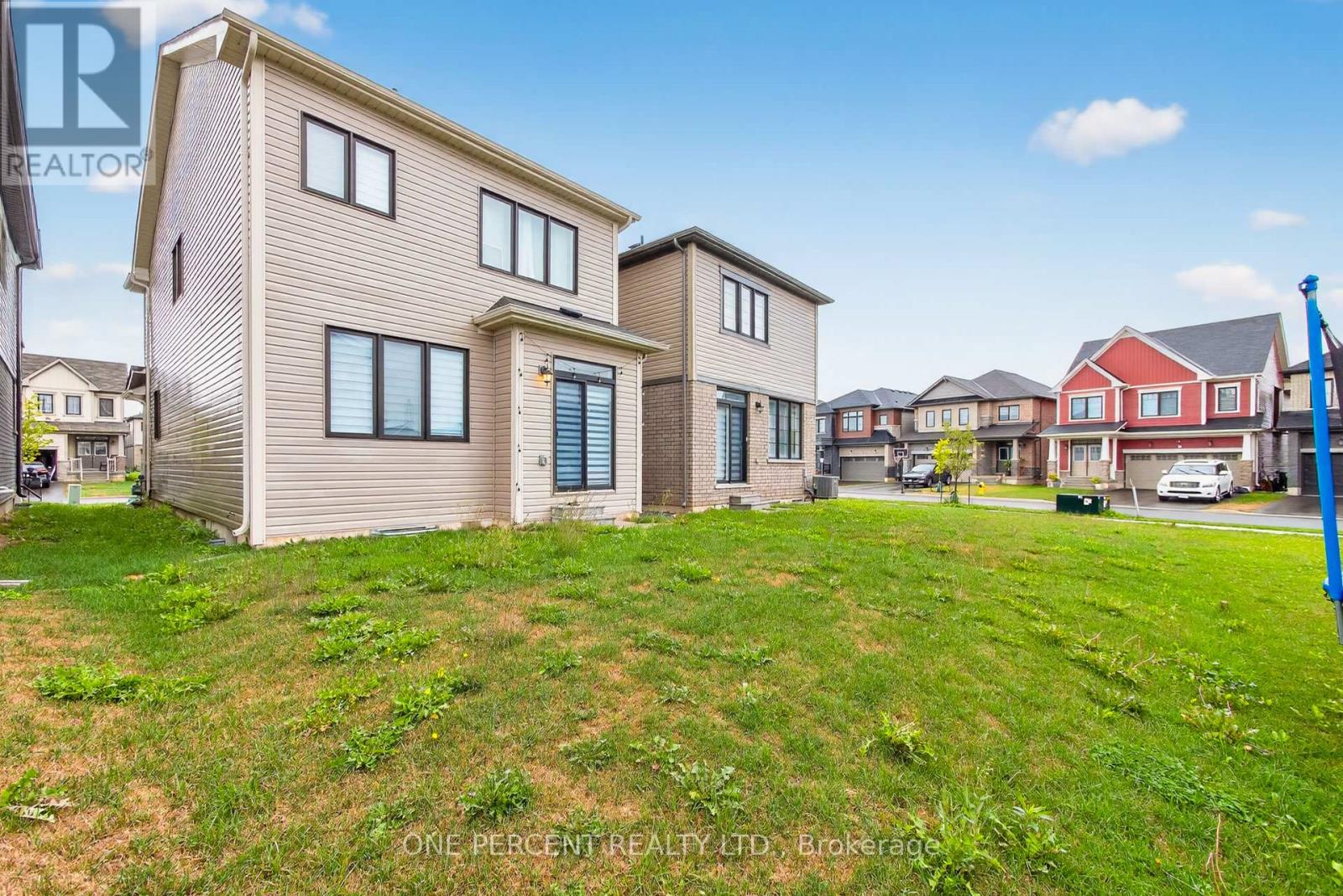 49 Sugar May Avenue, Thorold (Rolling Meadows), Ontario  L2V 0L3 - Photo 30 - X12384293