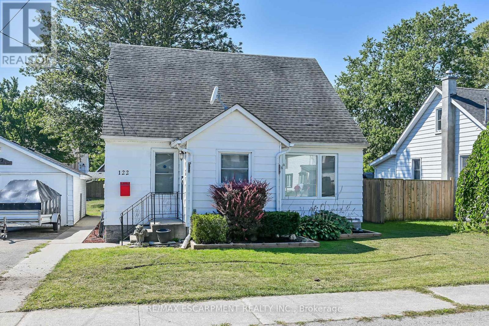 Property at 122 FAIRVIEW AVENUE E image 2