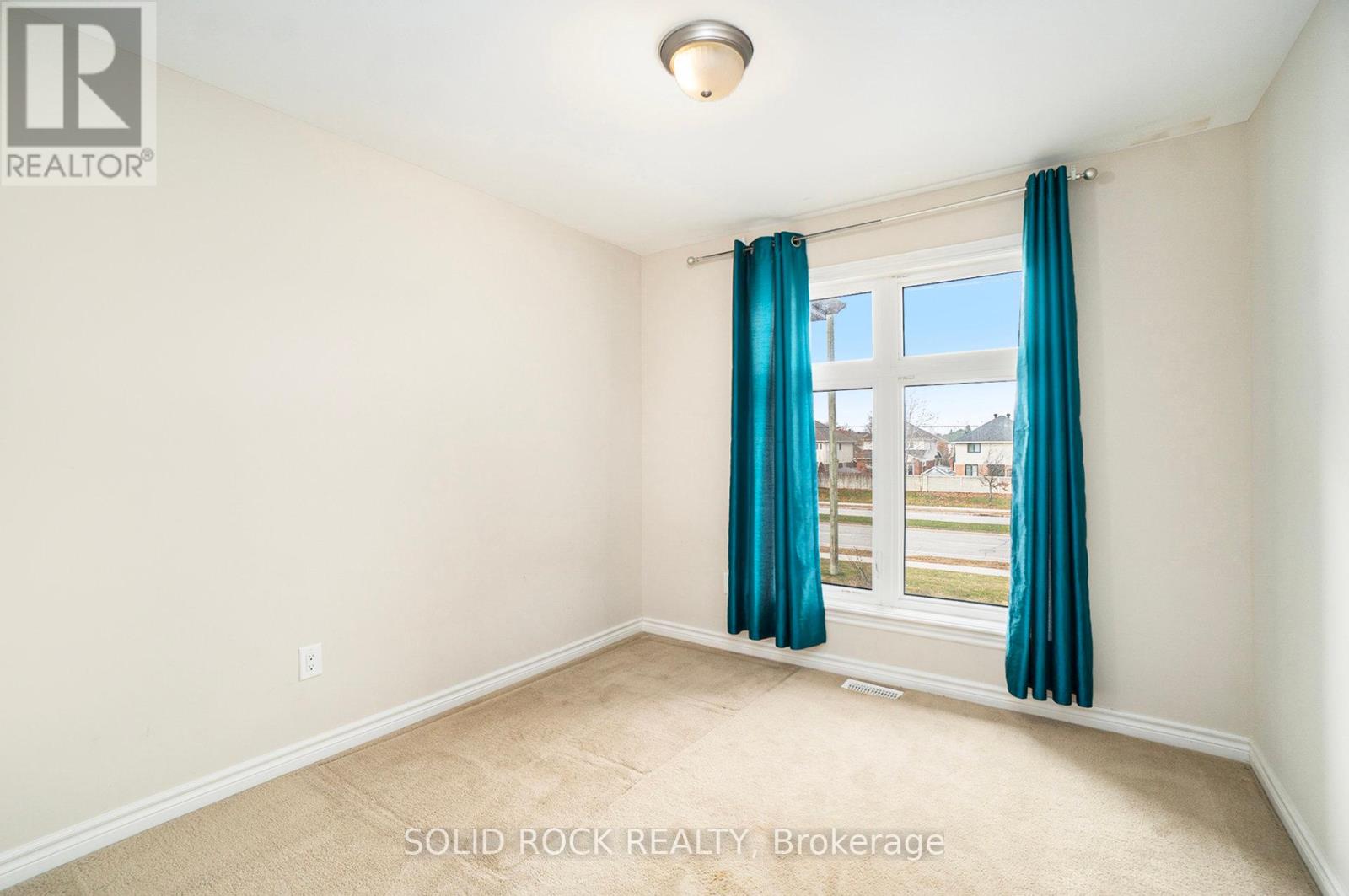 260 Dolce Crescent, Ottawa, Ontario  K4M 0E2 - Photo 18 - X12384434