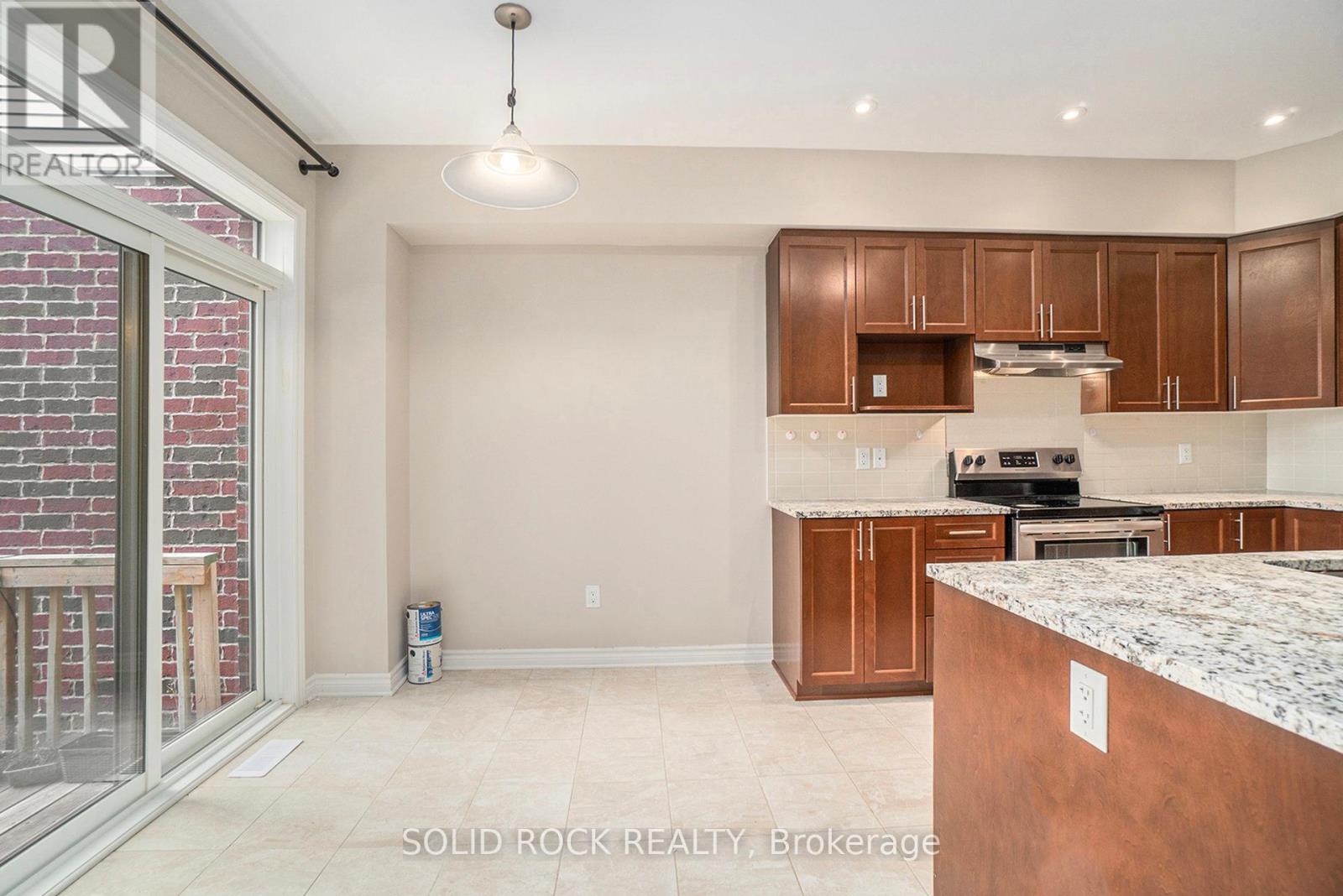260 Dolce Crescent, Ottawa, Ontario  K4M 0E2 - Photo 8 - X12384434