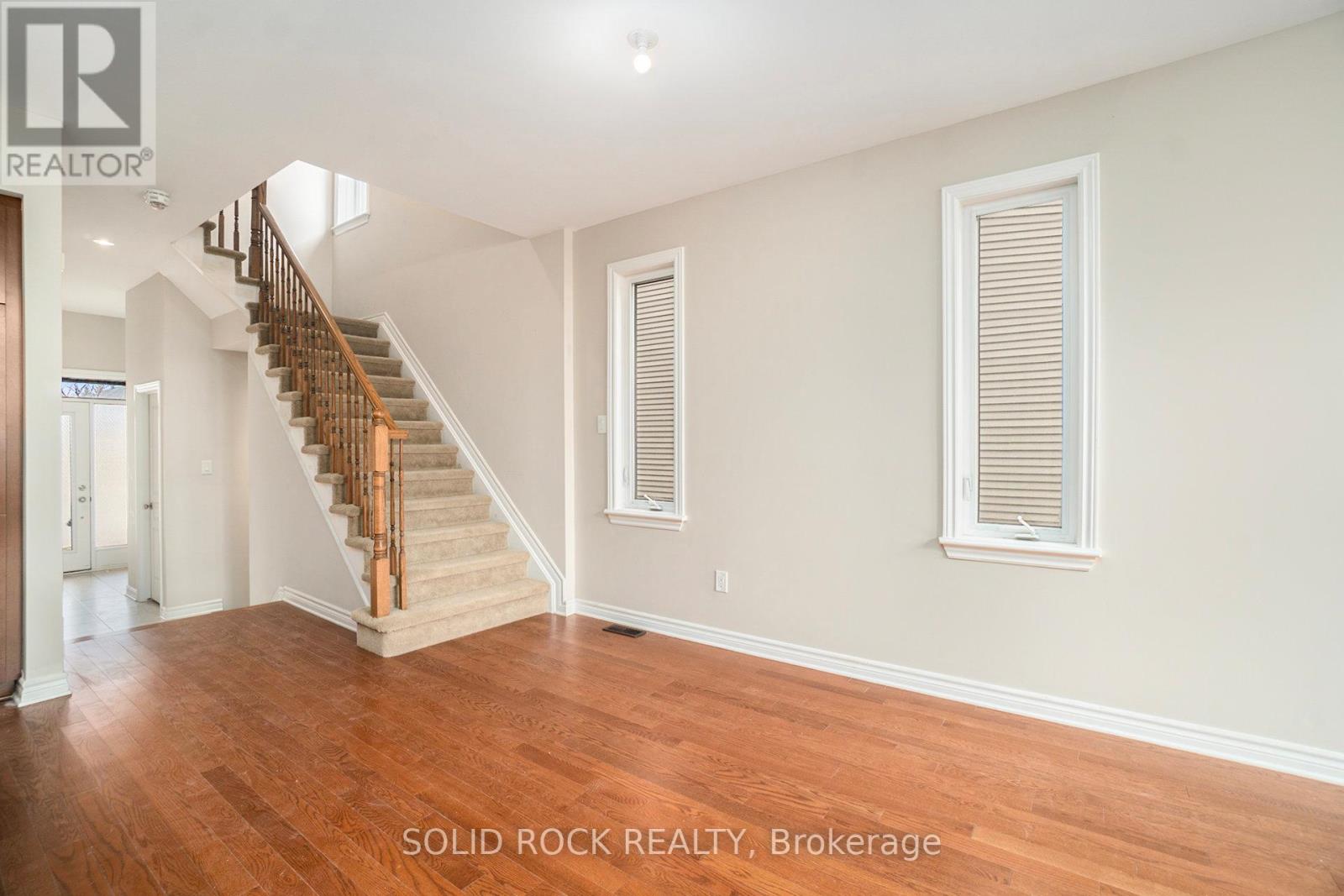 260 Dolce Crescent, Ottawa, Ontario  K4M 0E2 - Photo 9 - X12384434