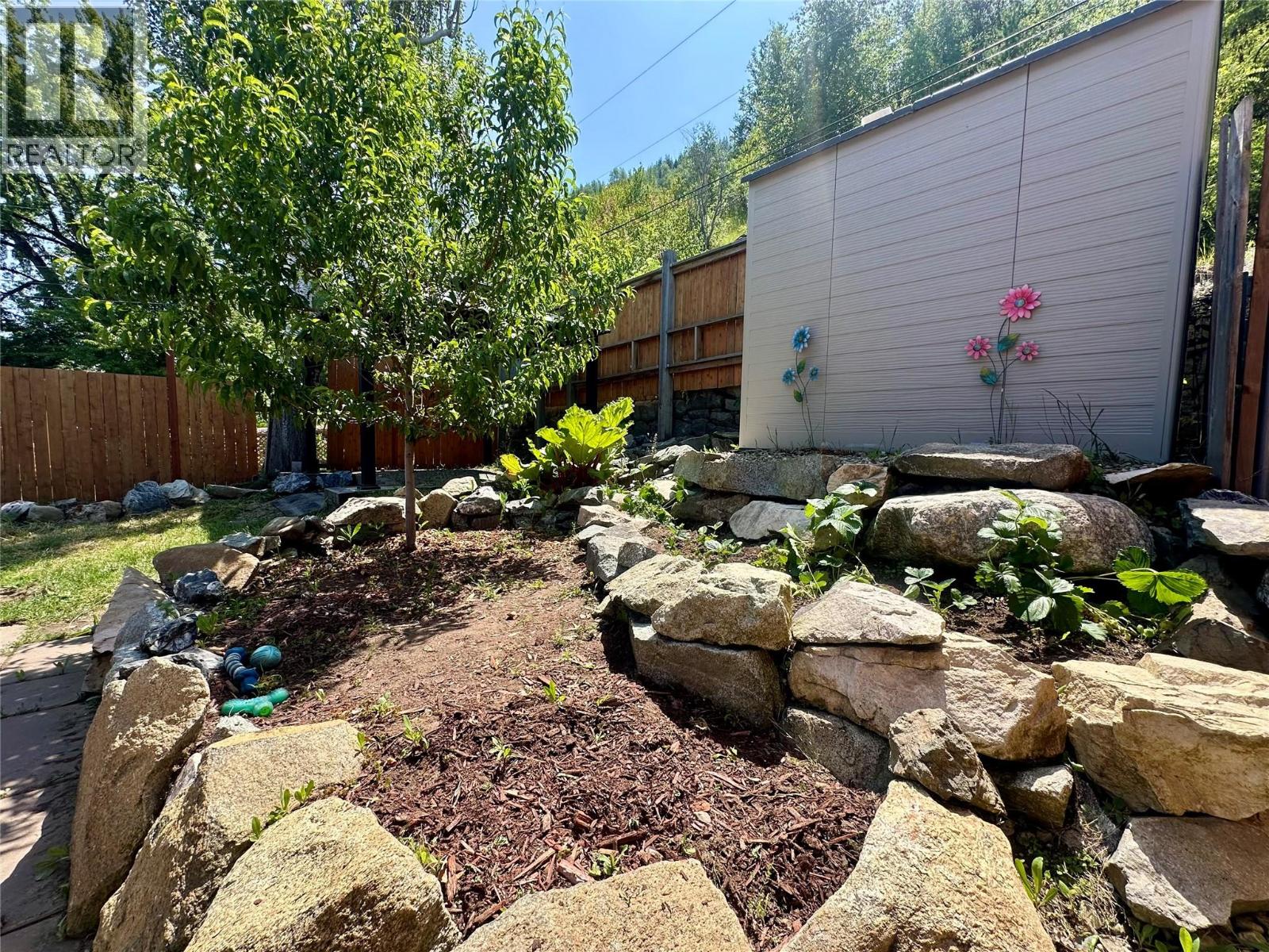 2006 Daniel Street, Trail, British Columbia  V1R 4G9 - Photo 21 - 10361878