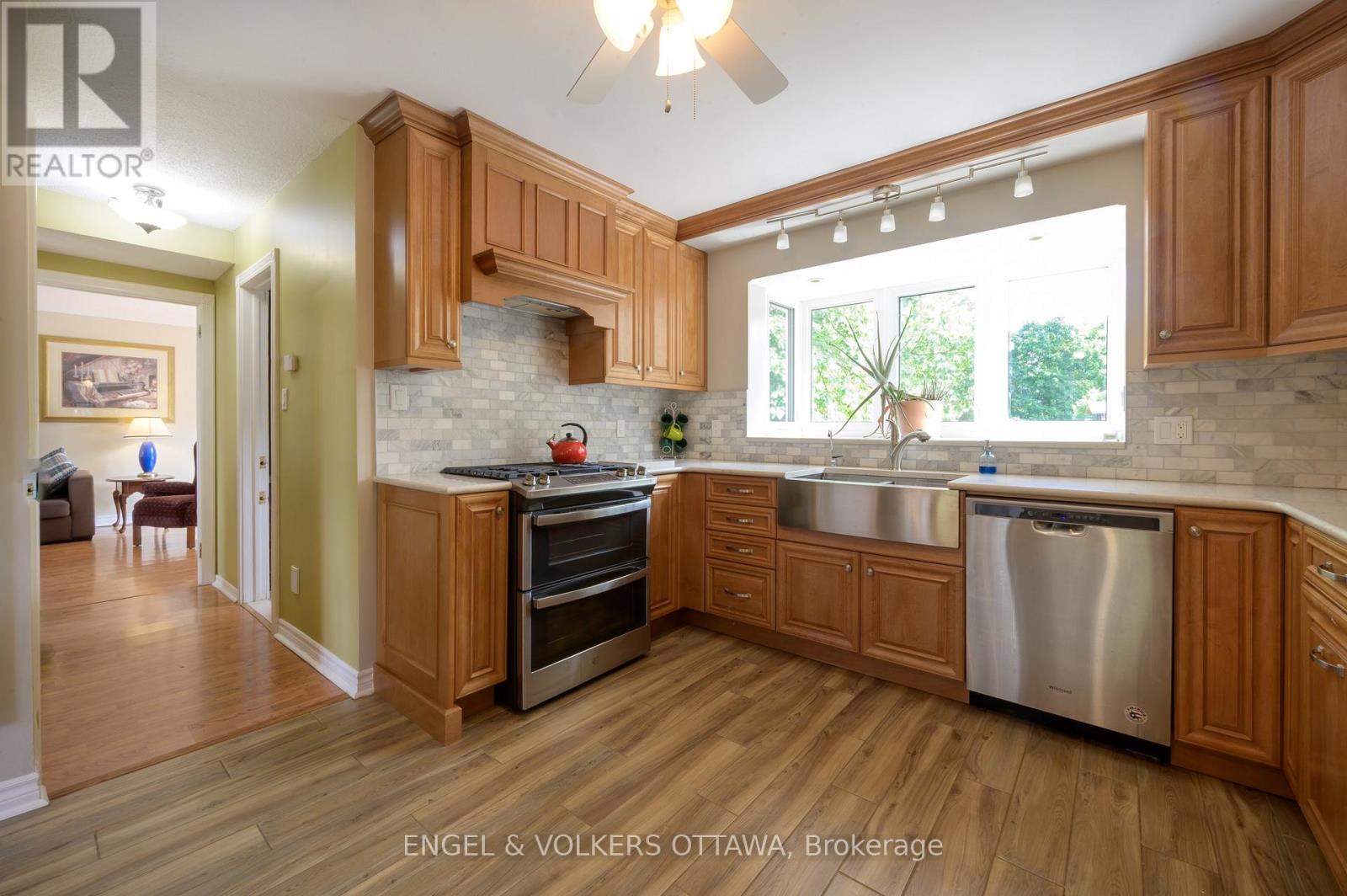 6258 Richmond Road, Ottawa, Ontario  K0A 2Z0 - Photo 14 - X12384647