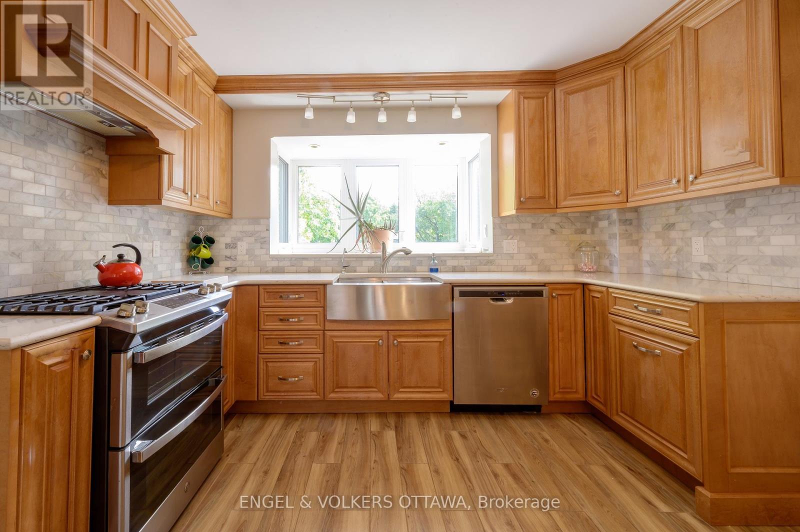 6258 Richmond Road, Ottawa, Ontario  K0A 2Z0 - Photo 15 - X12384647