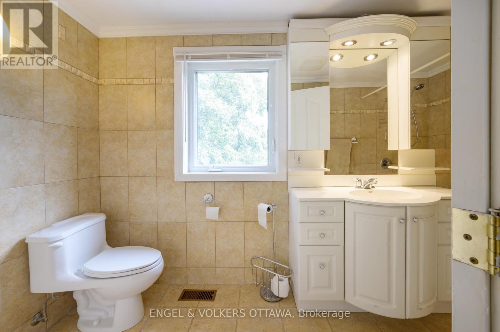 6258 Richmond Road, Ottawa, Ontario  K0A 2Z0 - Photo 26 - X12384647