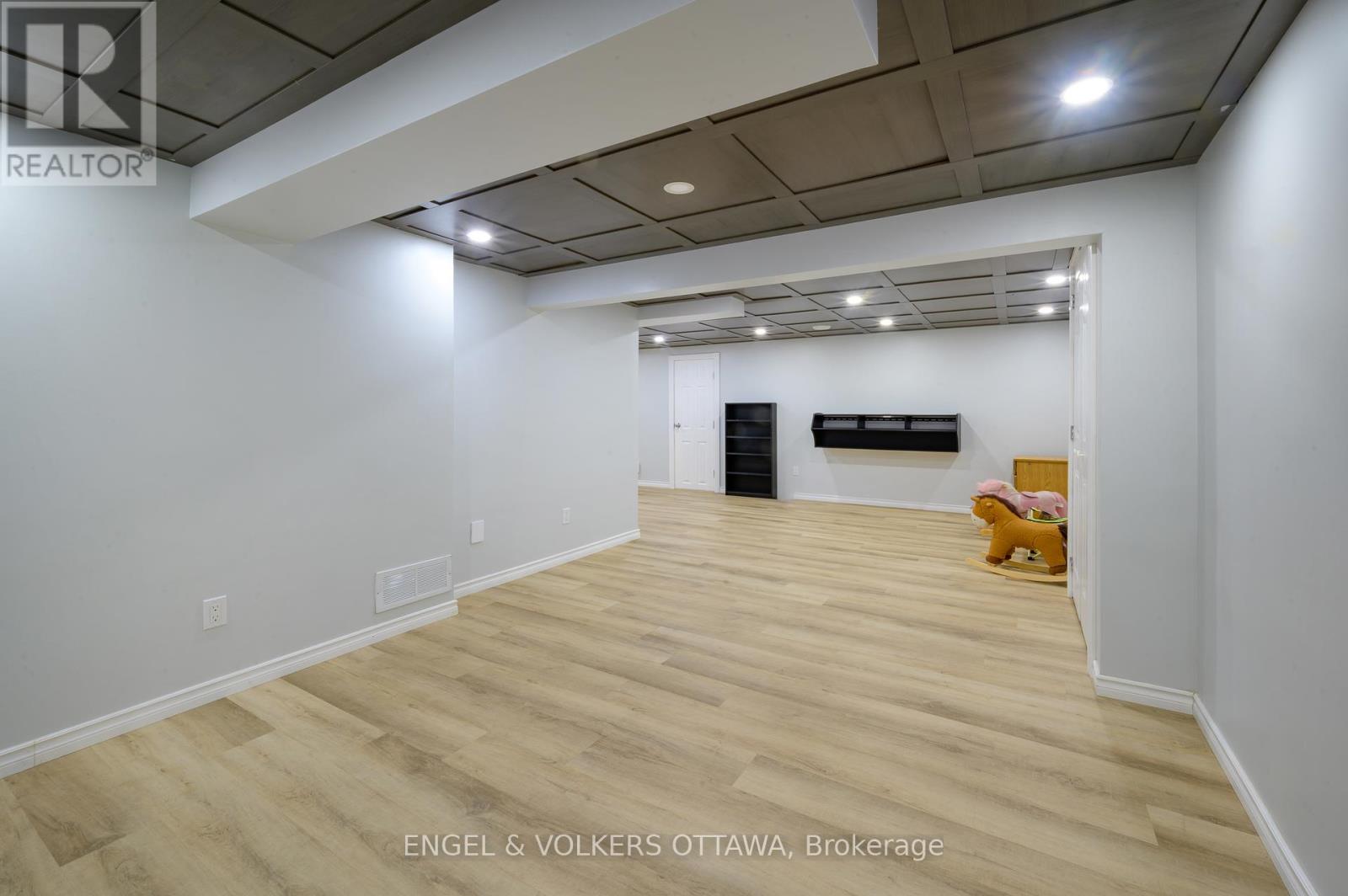 6258 Richmond Road, Ottawa, Ontario  K0A 2Z0 - Photo 38 - X12384647