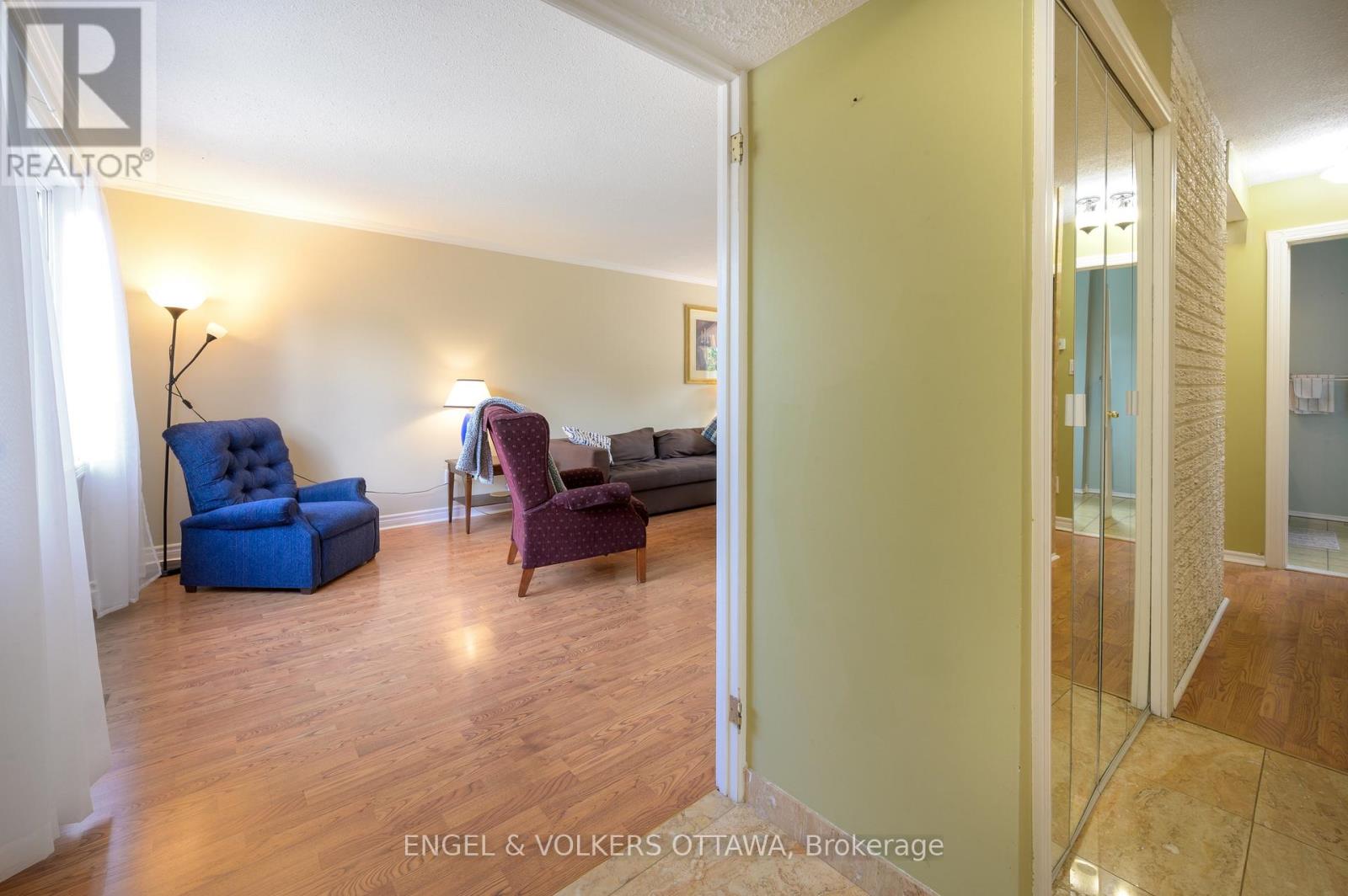 6258 Richmond Road, Ottawa, Ontario  K0A 2Z0 - Photo 5 - X12384647