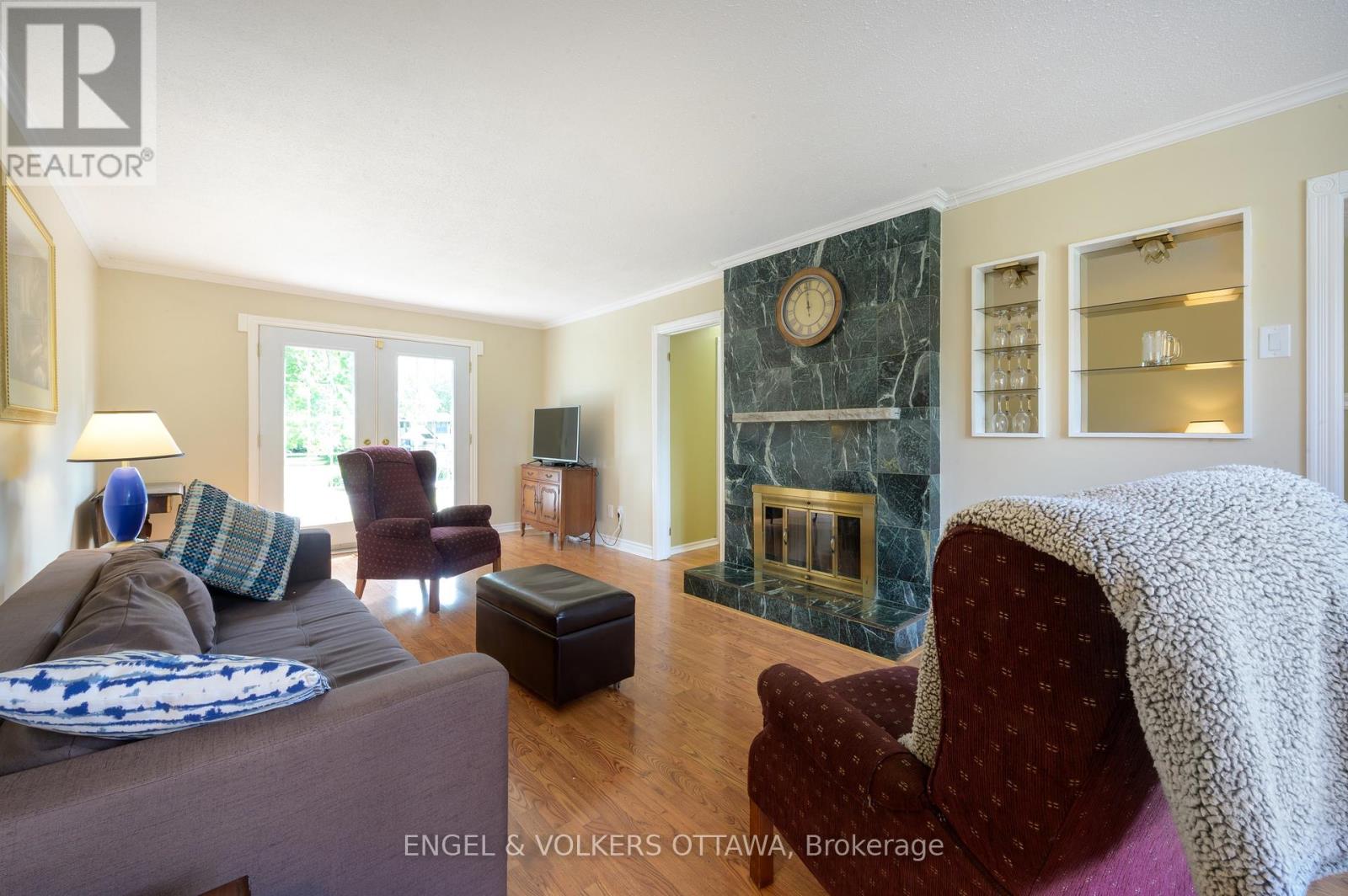 6258 Richmond Road, Ottawa, Ontario  K0A 2Z0 - Photo 8 - X12384647