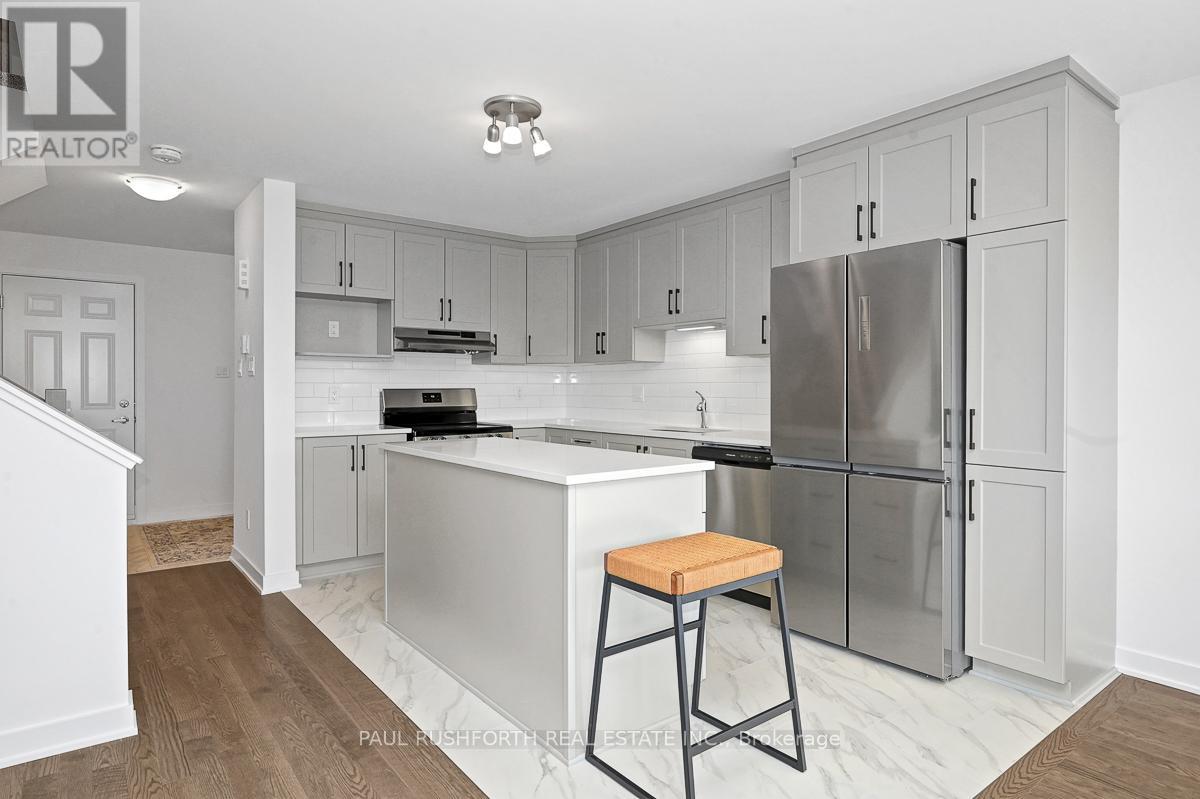 217 Peacock Drive, Russell, Ontario  K4R 0A1 - Photo 11 - X12384671
