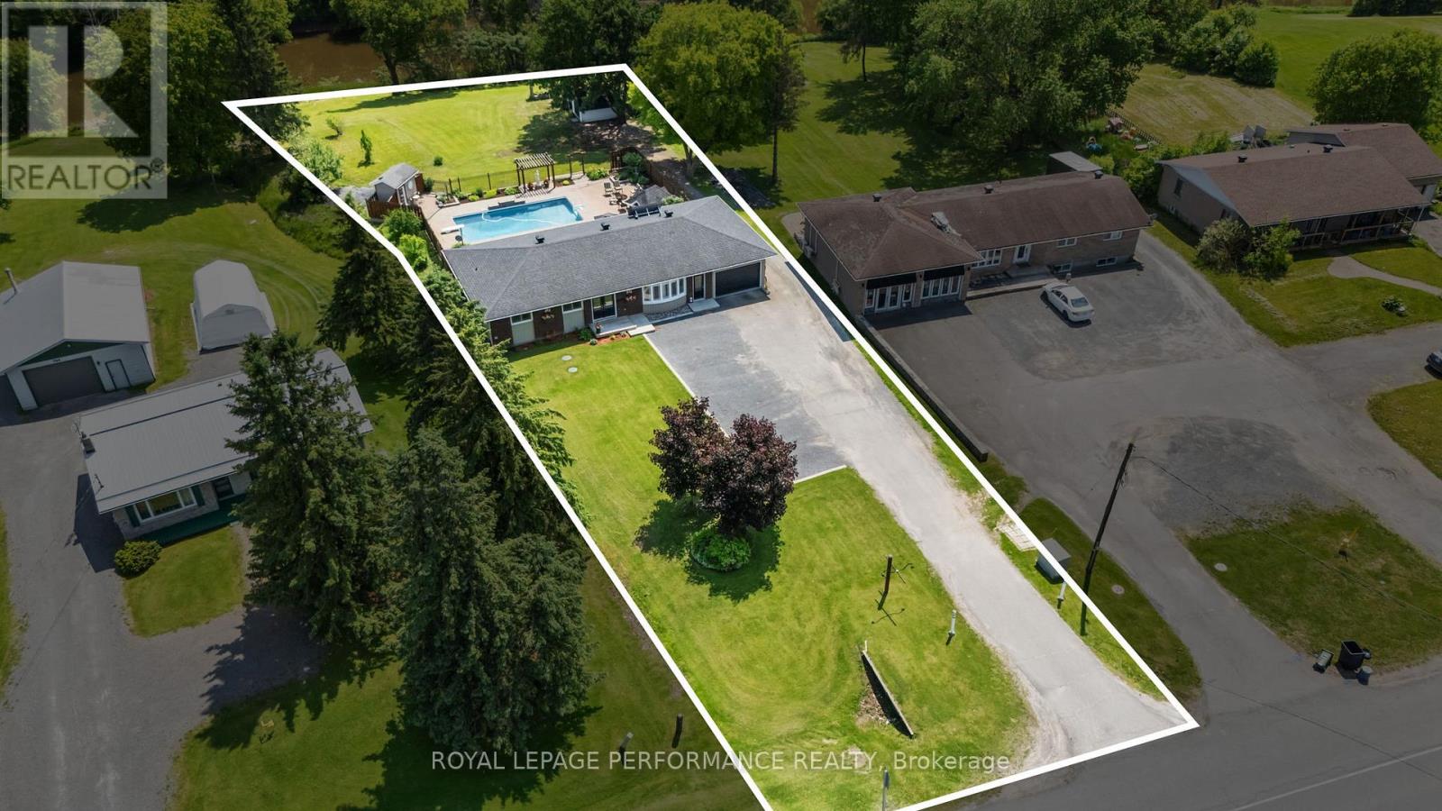 Property at 782 NOTRE DAME STREET image 3