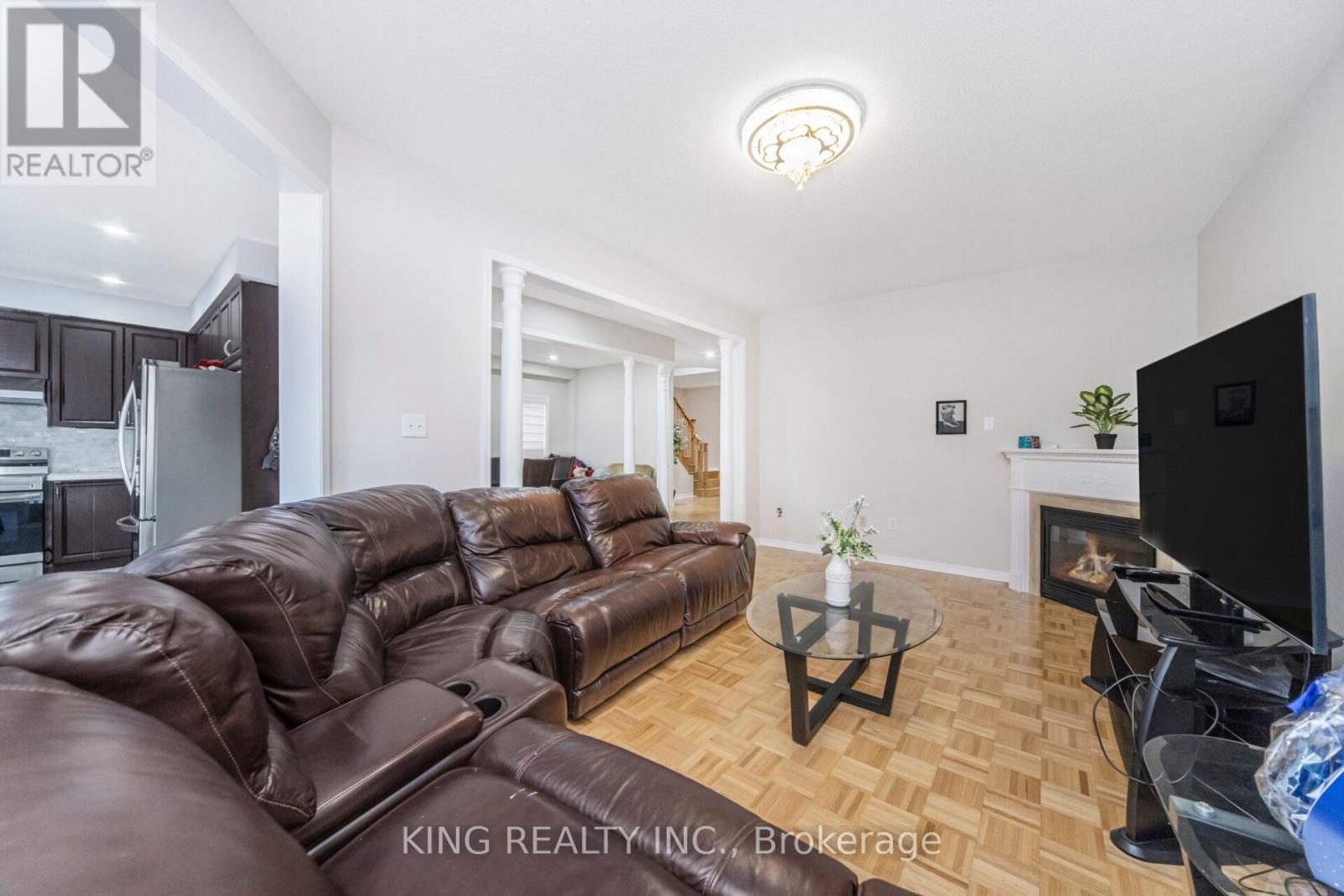 59 Haviland Circle, Brampton, Ontario  L6R 0T7 - Photo 11 - W12370574