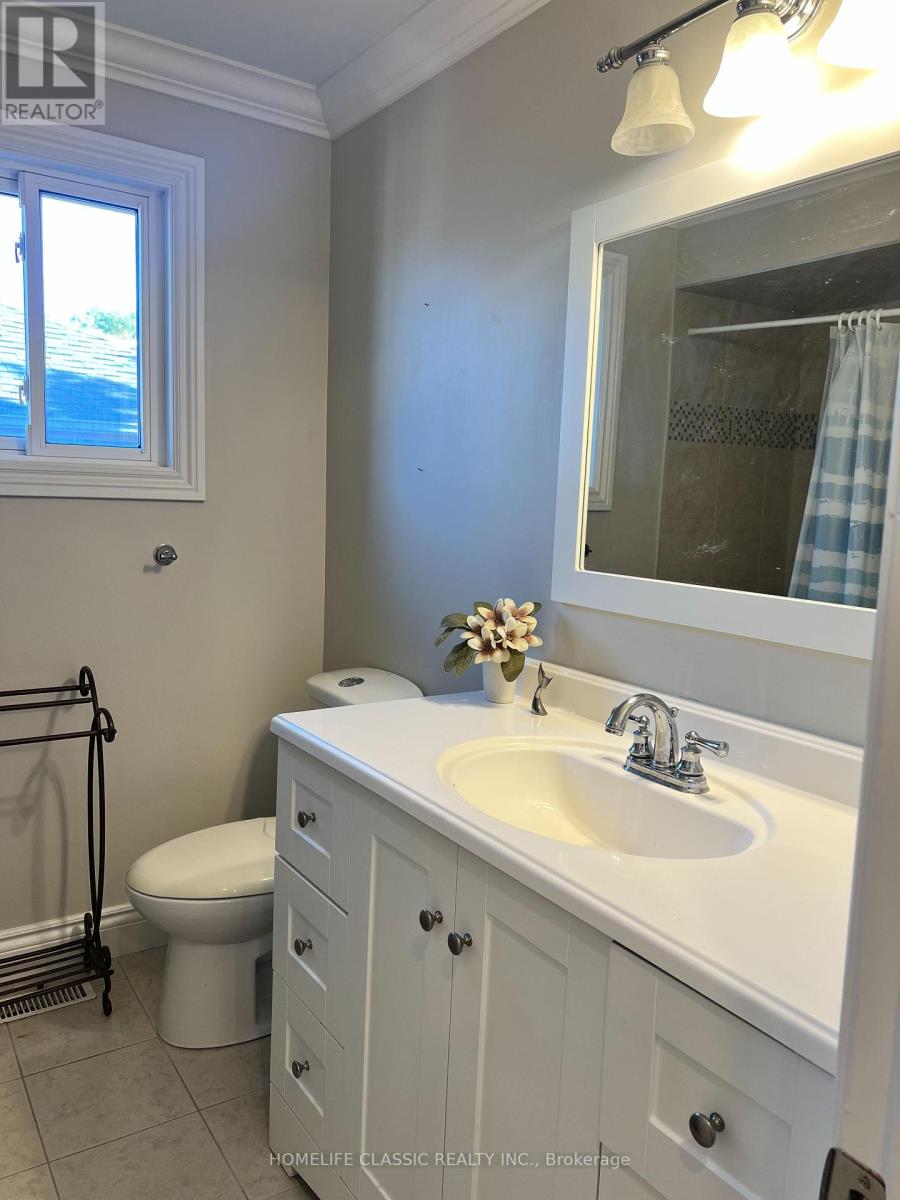 (Main Floor) - 972 Krista Court, Newmarket, Ontario  L3Y 7E8 - Photo 12 - N12384507