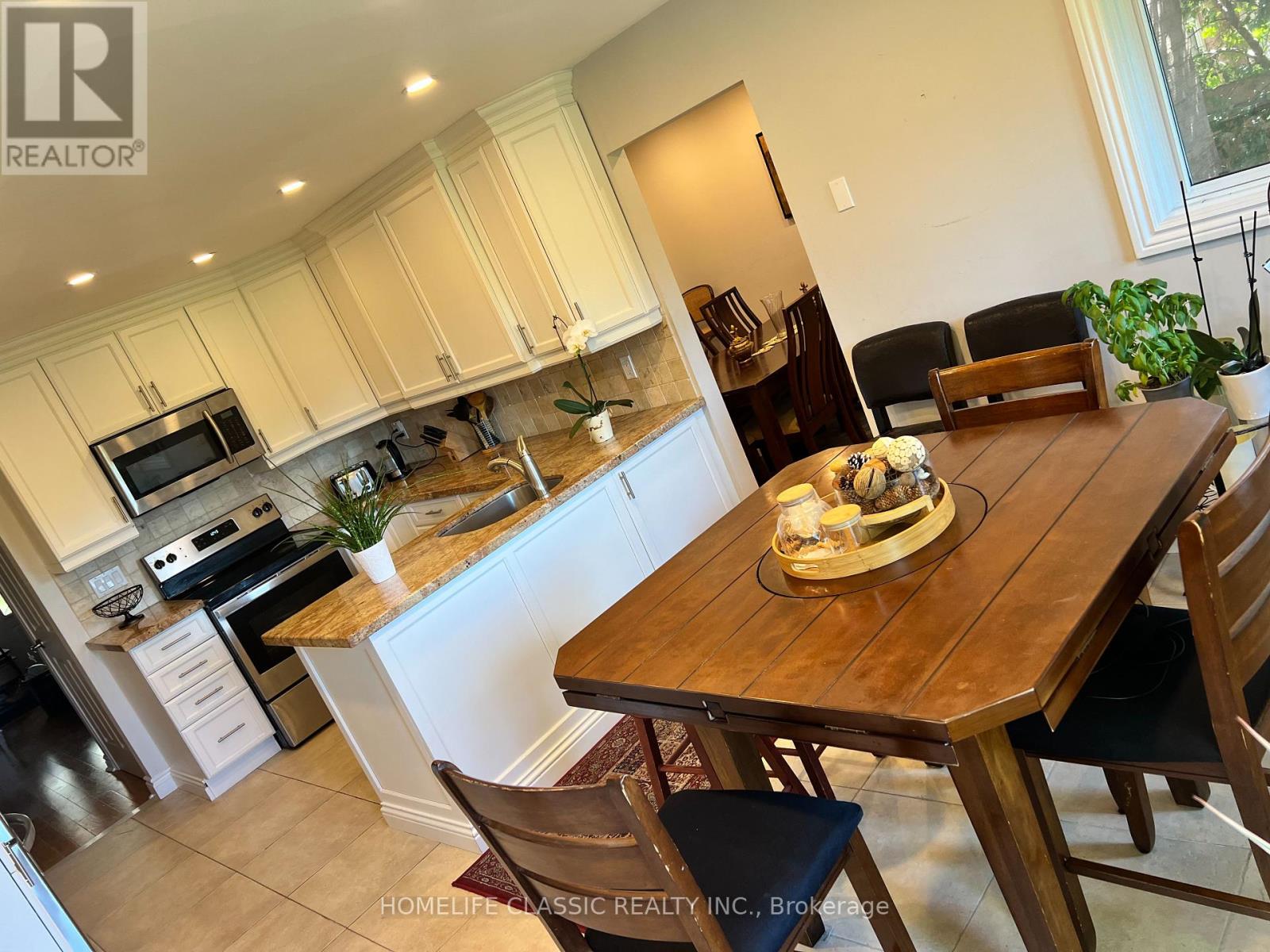 (Main Floor) - 972 Krista Court, Newmarket, Ontario  L3Y 7E8 - Photo 6 - N12384507