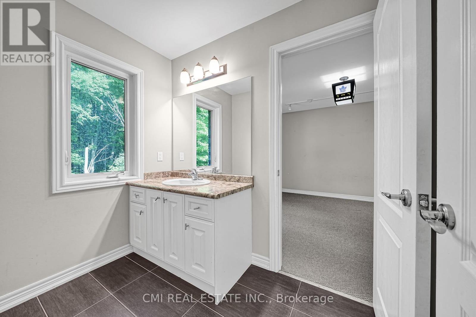 21 Scotia Road, Georgina, Ontario  L0E 1R0 - Photo 29 - N12384516
