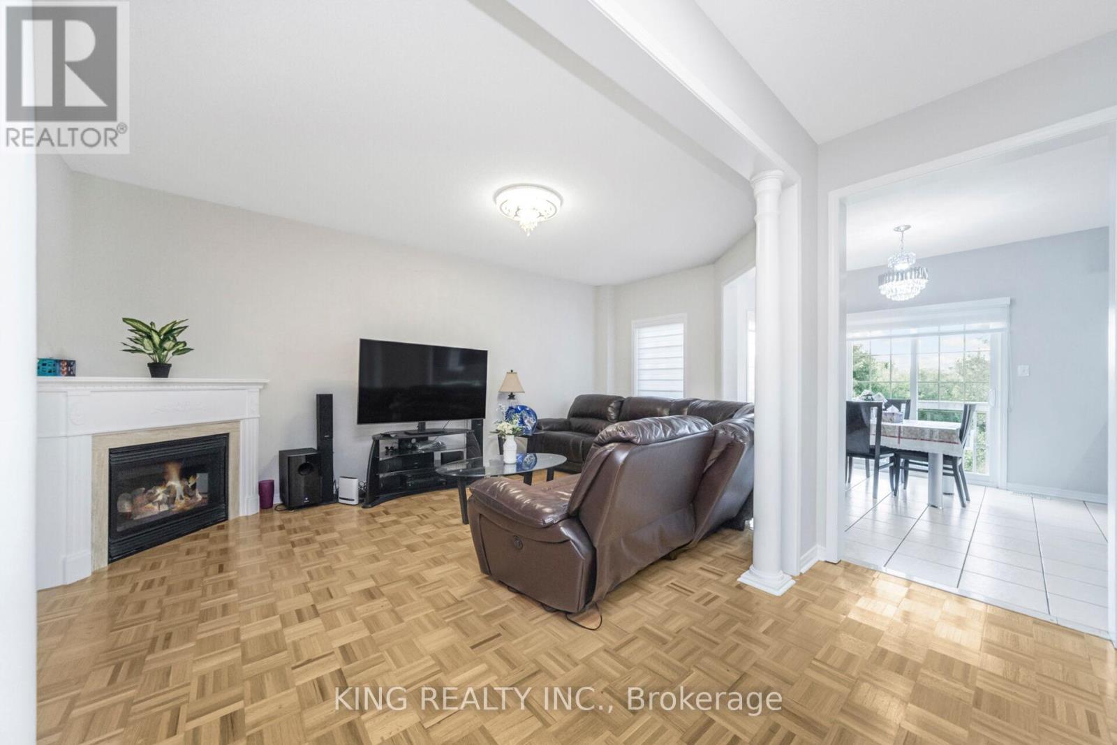 59 Haviland Circle, Brampton, Ontario  L6R 0T7 - Photo 8 - W12370574