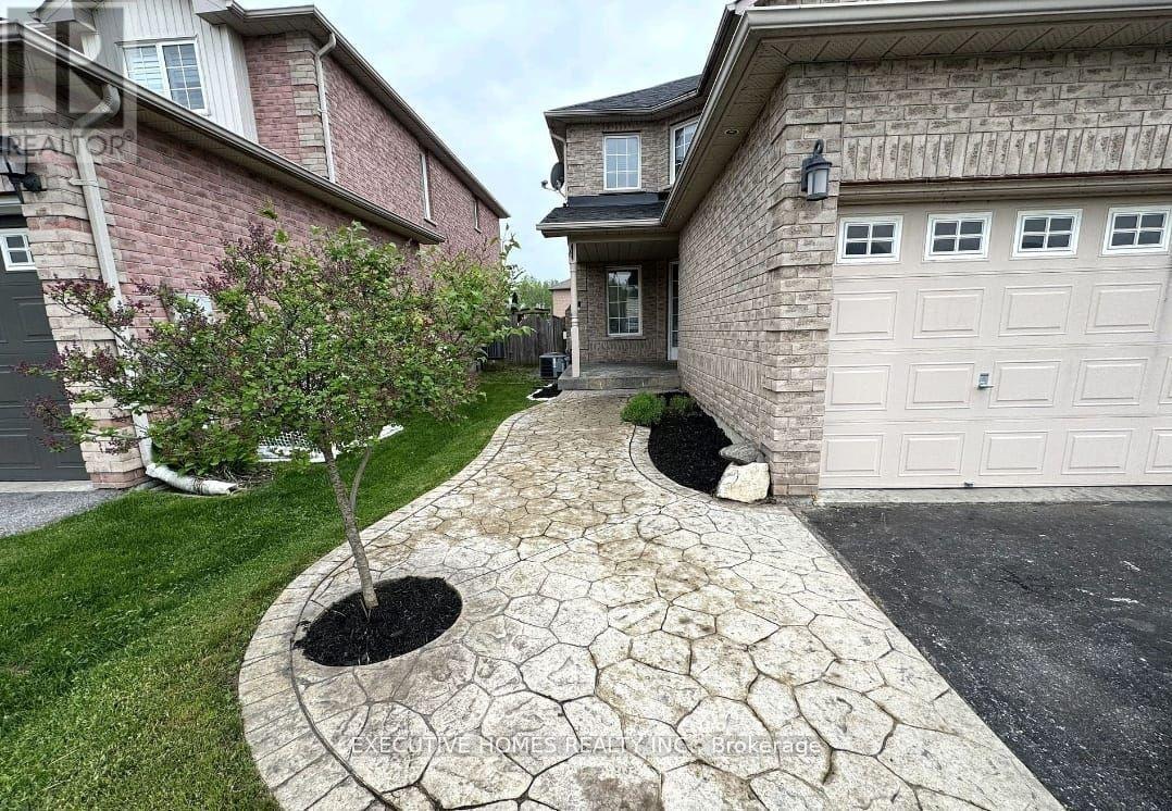 179 Cunningham Drive, Barrie, Ontario  L4N 5R2 - Photo 2 - S12384490
