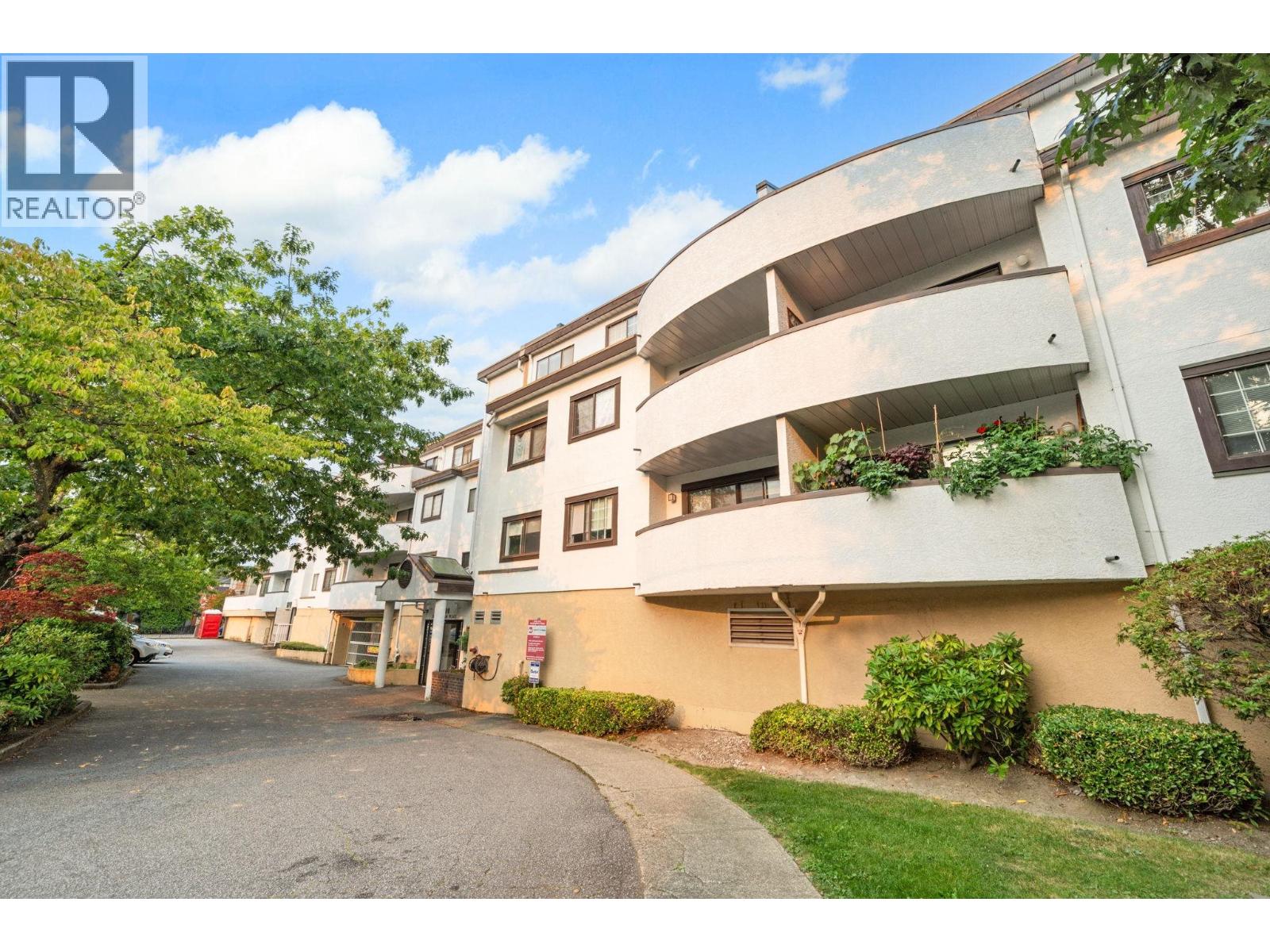 330 7480 ST. ALBANS ROAD, Richmond, British Columbia
